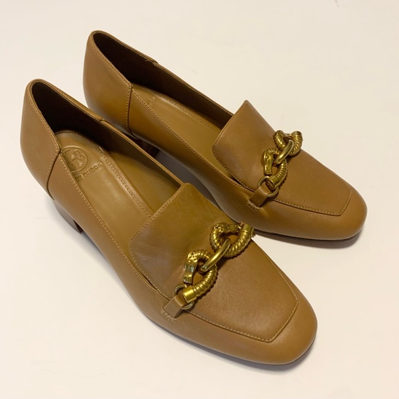 Elegant Brown Loafers with Gold Accent - Picture 1 of 10